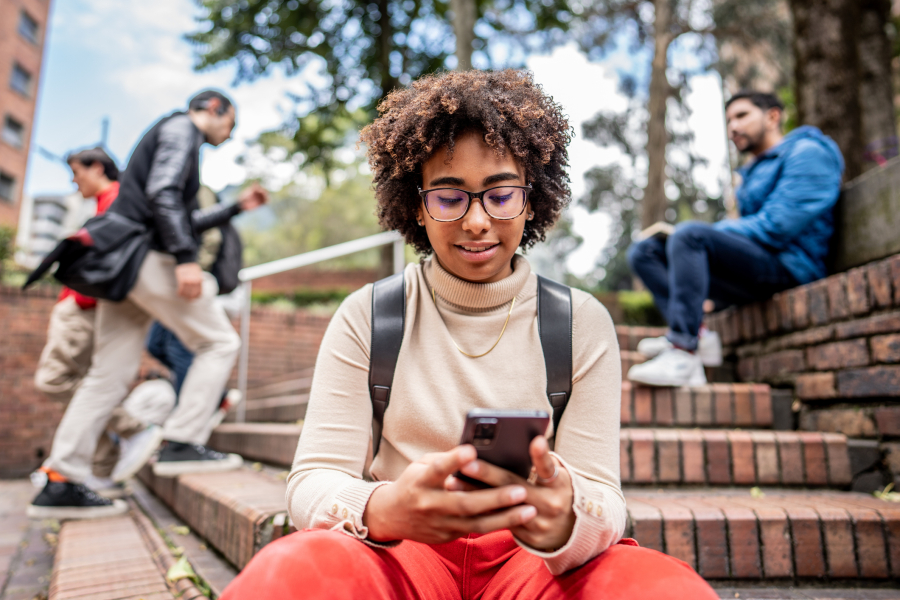 Plataforma usa música para romper com a lacuna de alfabetização em inglês no Brasil