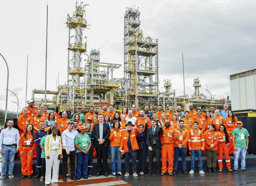 Em visita de Lula, Petrobras anuncia retomada de investimentos em Minas Gerais