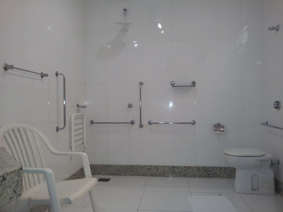 Hotéis deverão disponibilizar quartos acessíveis para pessoas com deficiência