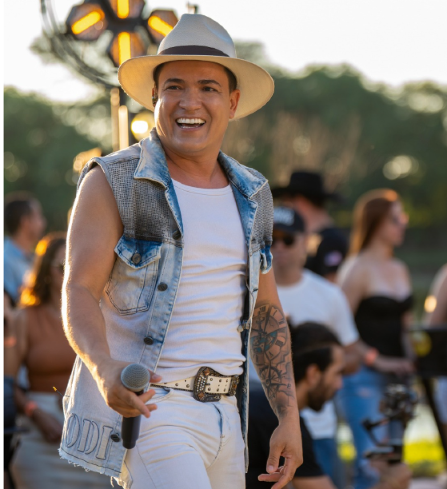 Thiago Linns realiza show no aniversário de Nova Odessa