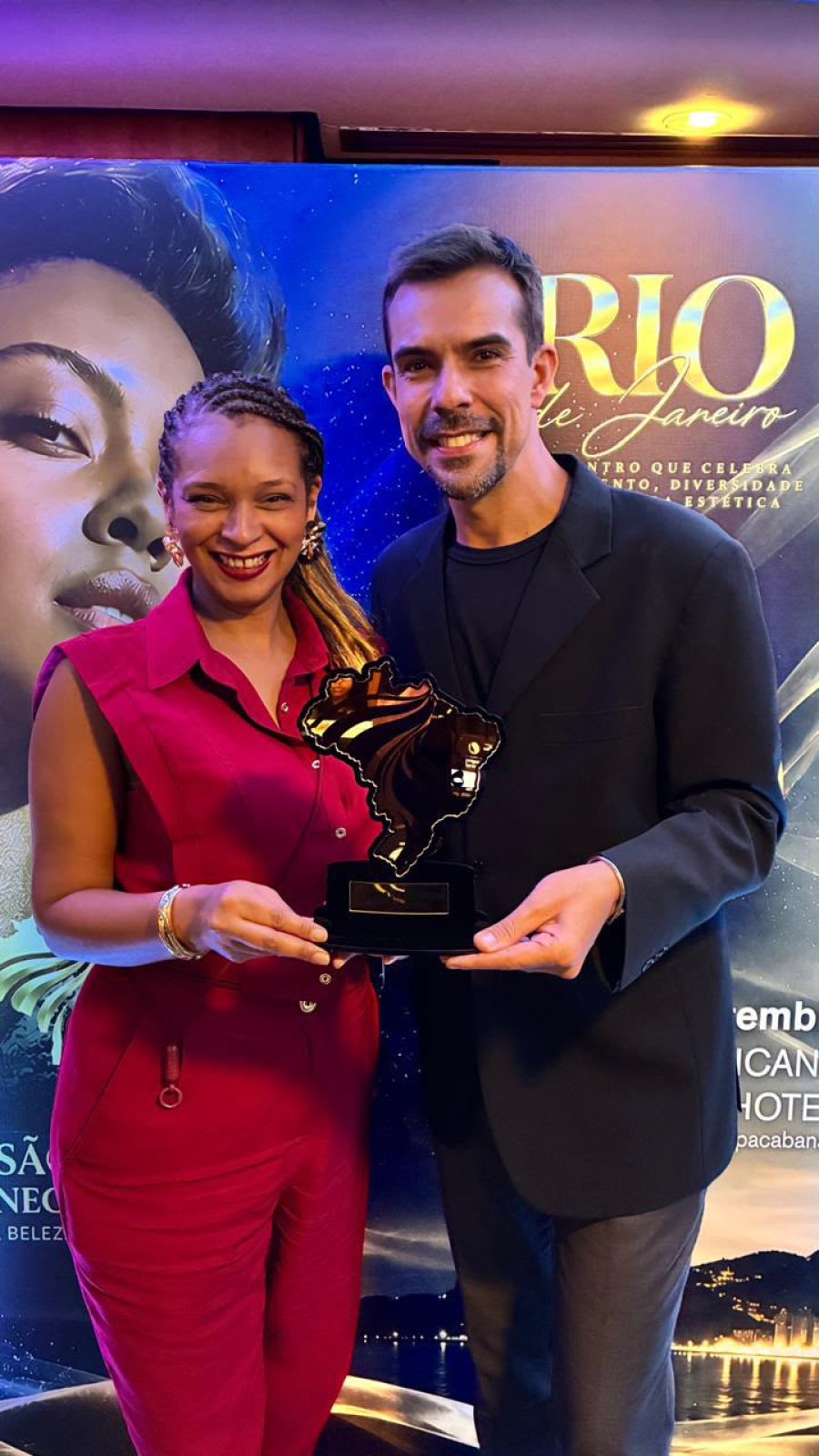 Ana Paula Bassildo conquista Prêmio de Excelência Acadêmica Negra durante evento nacional no Rio de Janeiro